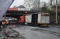 LKW blieb an der KVB Leitung haengen und fing Feuer Koeln Luxemburgerstr P083